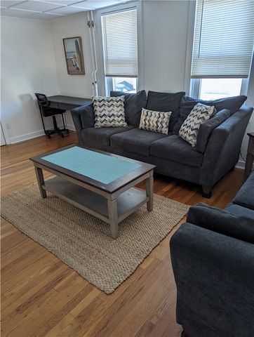 27 Mount Vernon Street 2, Newport, RI 02840