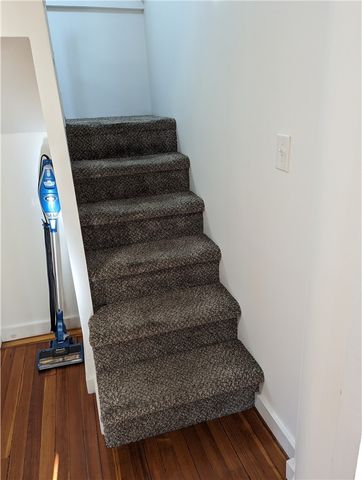 27 Mount Vernon Street 2, Newport, RI 02840