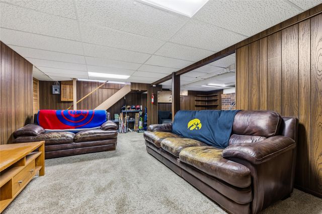 201 E Bell Avenue, Des Moines, IA 50315