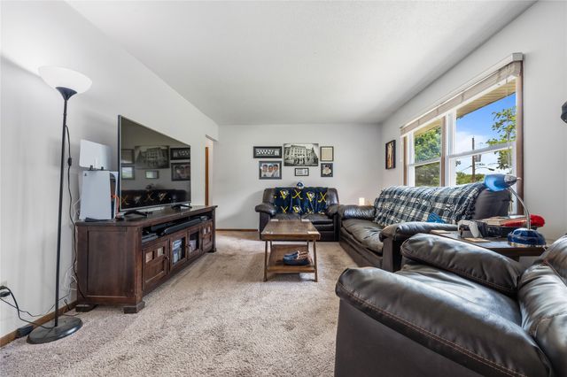201 E Bell Avenue, Des Moines, IA 50315