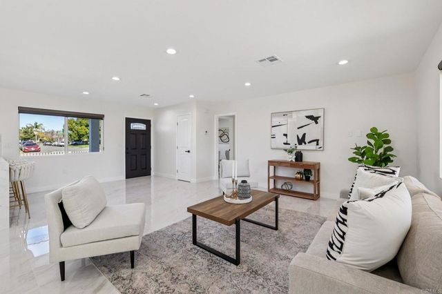 1573 E Madison Avenue, El Cajon, CA 92019