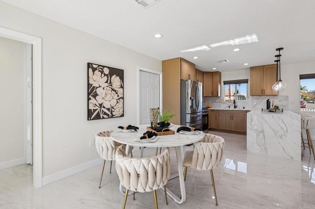 1573 E Madison Avenue, El Cajon, CA 92019