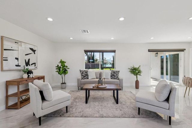 1573 E Madison Avenue, El Cajon, CA 92019