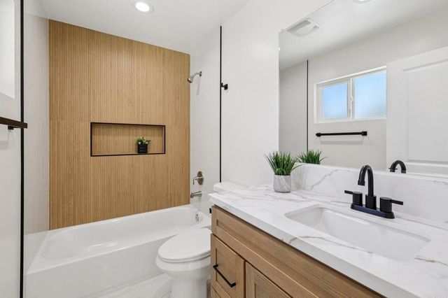 1573 E Madison Avenue, El Cajon, CA 92019