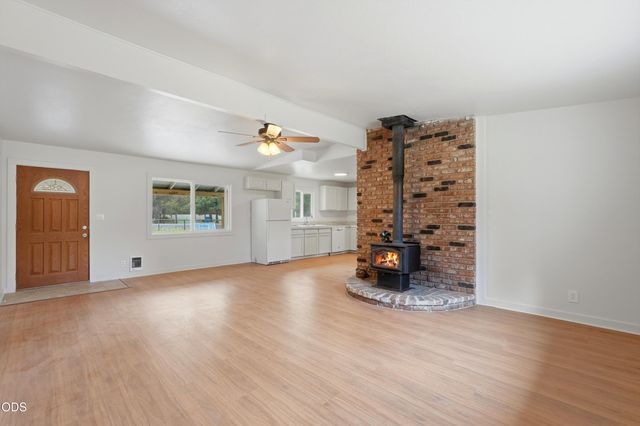 52856 Meadow Lane, La Pine, OR 97739