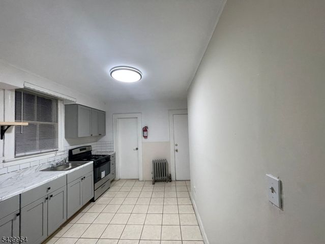 32 Oak Ave, Irvington Twp., NJ 07111