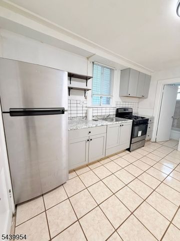 32 Oak Ave, Irvington Twp., NJ 07111