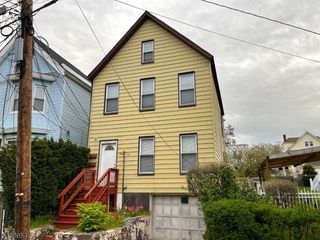 32 Oak Ave, Irvington Twp., NJ 07111