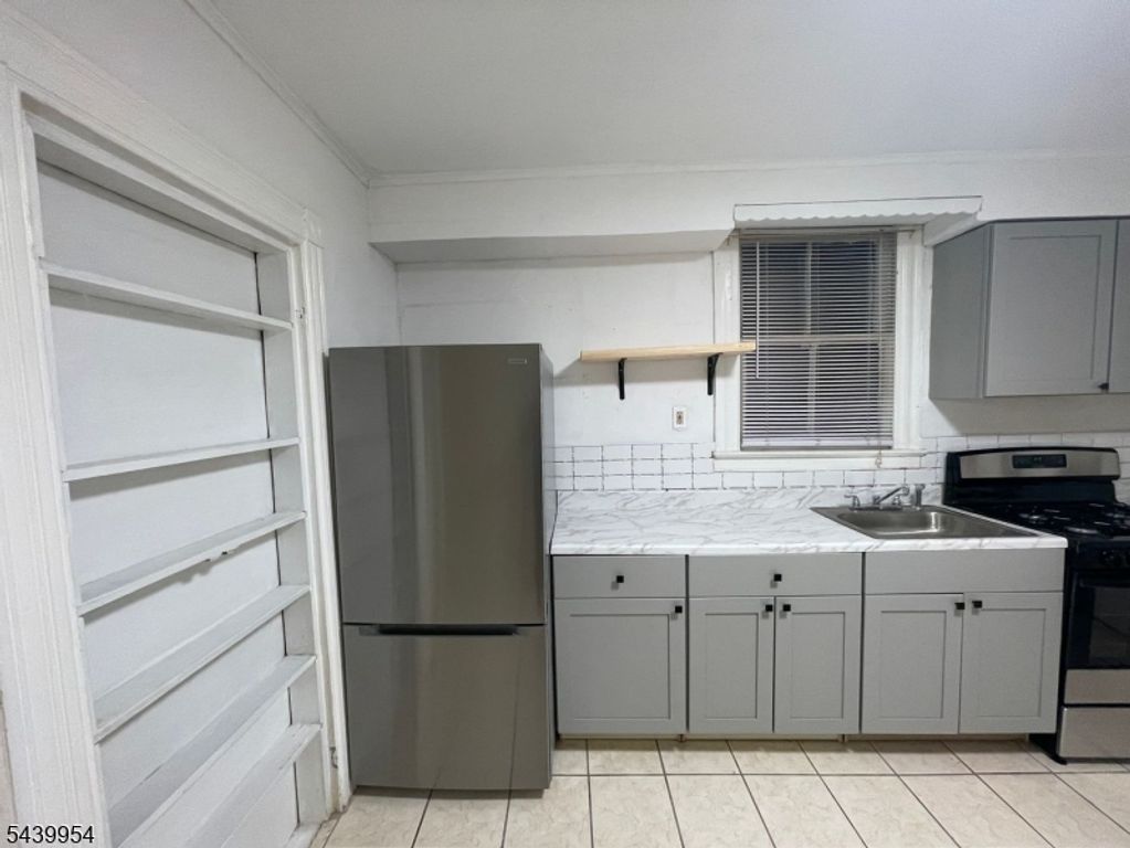 32 Oak Ave, Irvington Twp., NJ 07111 — photo 2
