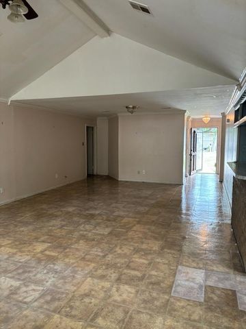 9011 Allwood Street, Houston, TX 77016