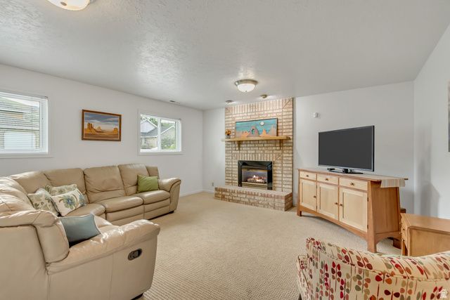 570 S 150 W, Centerville, UT 84014