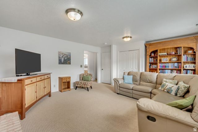 570 S 150 W, Centerville, UT 84014