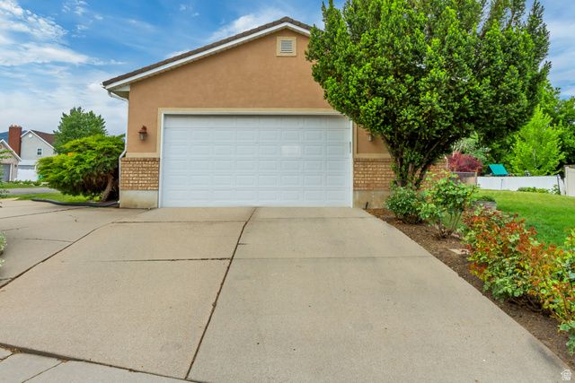 570 S 150 W, Centerville, UT 84014