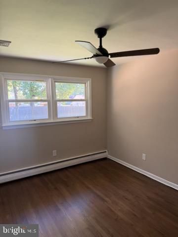 82 S SCHOOL ST, Gibbstown, NJ 08027