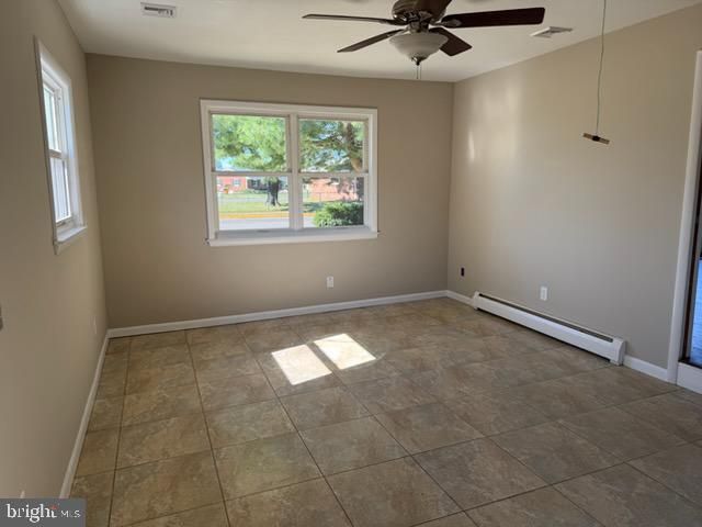 82 S SCHOOL ST, Gibbstown, NJ 08027