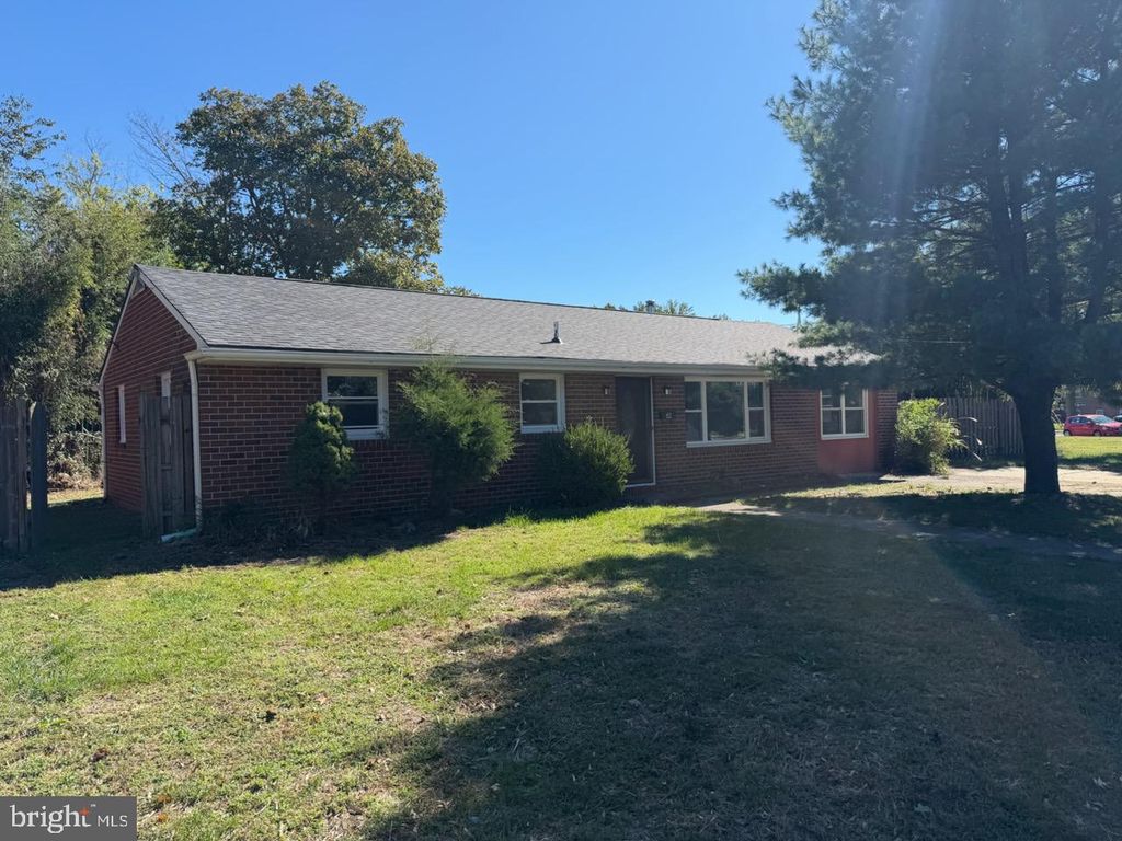 82 S SCHOOL ST, GIBBSTOWN, NJ 08027 — photo 2