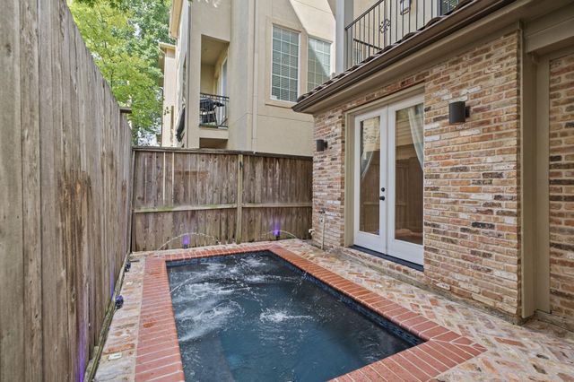 4122 Floyd Street A, Houston, TX 77007