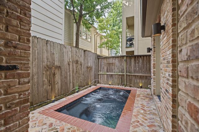 4122 Floyd Street A, Houston, TX 77007