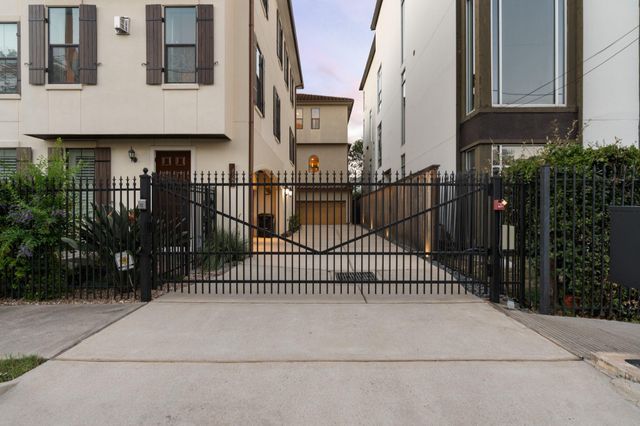 4122 Floyd Street A, Houston, TX 77007