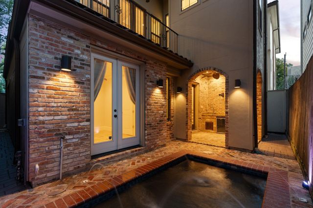 4122 Floyd Street A, Houston, TX 77007
