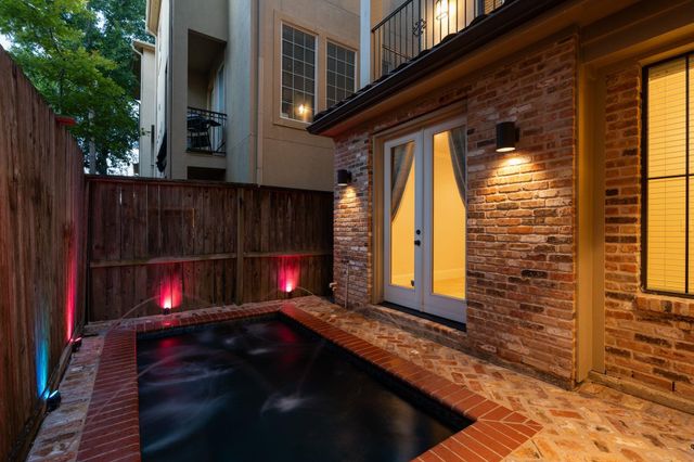 4122 Floyd Street A, Houston, TX 77007