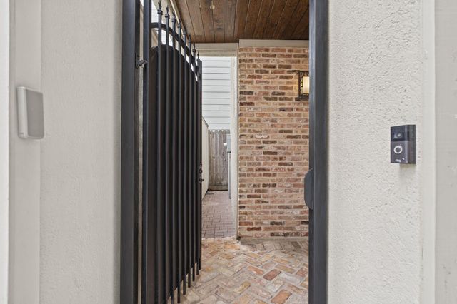 4122 Floyd Street A, Houston, TX 77007