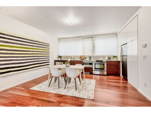 628 Ne KNOTT St 9, Portland, OR 97212