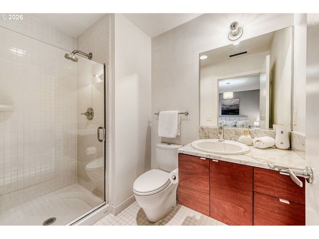 628 Ne KNOTT St 9, Portland, OR 97212