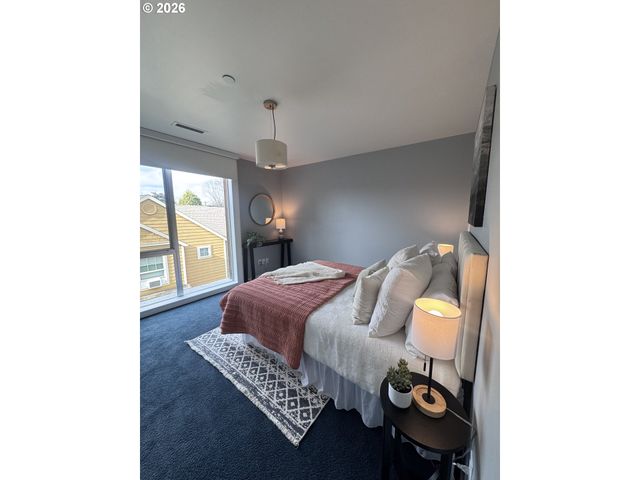 628 Ne KNOTT St 9, Portland, OR 97212