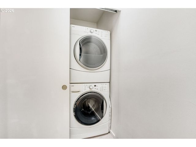 628 Ne KNOTT St 9, Portland, OR 97212