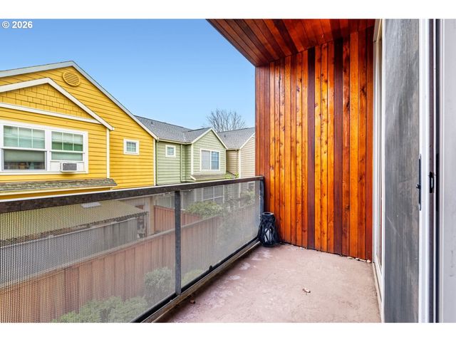 628 Ne KNOTT St 9, Portland, OR 97212