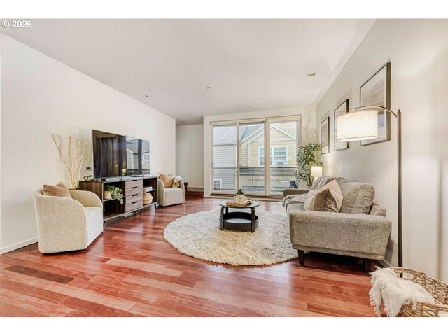 628 Ne KNOTT St 9, Portland, OR 97212