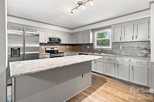 4209 Heatherstone Drive, Gastonia, NC 28056