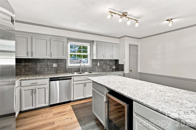 4209 Heatherstone Drive, Gastonia, NC 28056