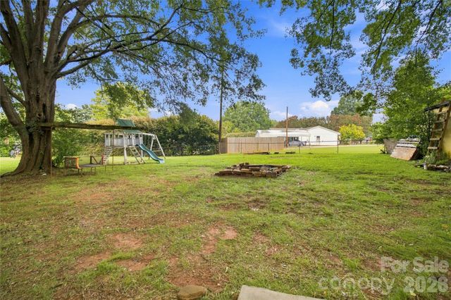 4209 Heatherstone Drive, Gastonia, NC 28056