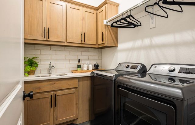 1717 Sandbrock Parkway, Aubrey, TX 76227