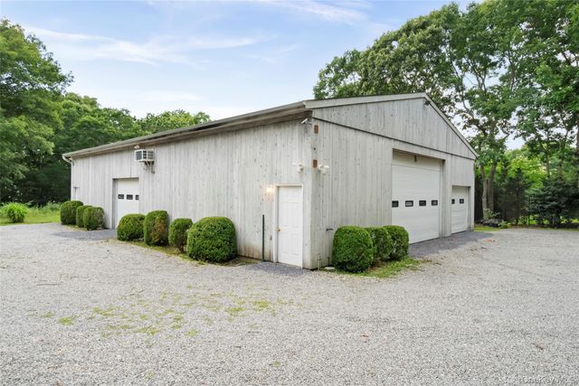 98 Old Farm Road, Sagaponack, NY 11962