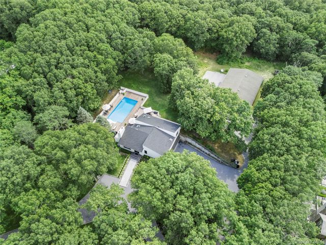 98 Old Farm Road, Sagaponack, NY 11962