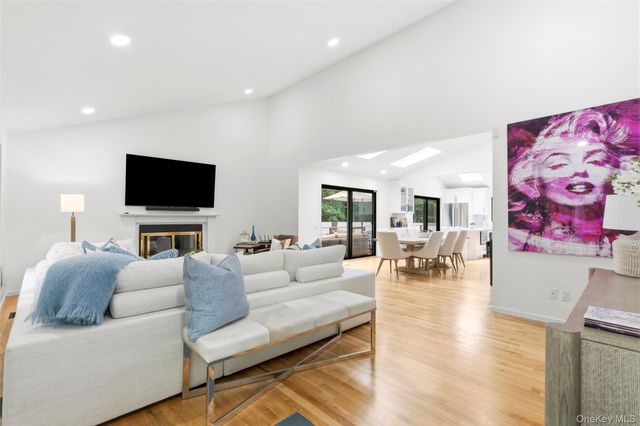 98 Old Farm Road, Sagaponack, NY 11962