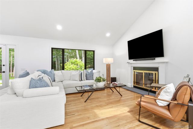 98 Old Farm Road, Sagaponack, NY 11962