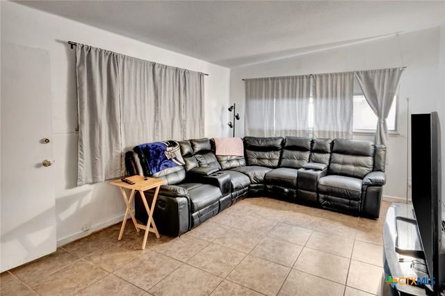 711 Hybiscus Lane, Victoria, TX 77904