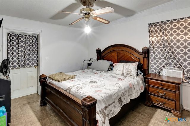 711 Hybiscus Lane, Victoria, TX 77904