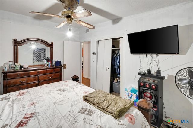 711 Hybiscus Lane, Victoria, TX 77904