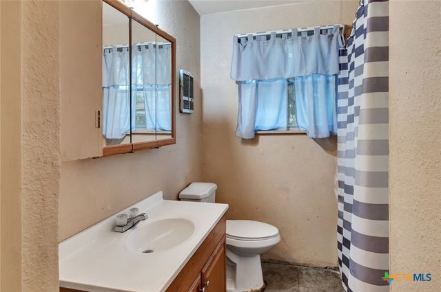 711 Hybiscus Lane, Victoria, TX 77904