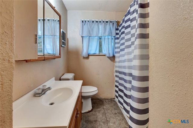 711 Hybiscus Lane, Victoria, TX 77904