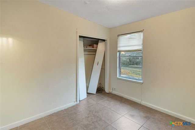 711 Hybiscus Lane, Victoria, TX 77904