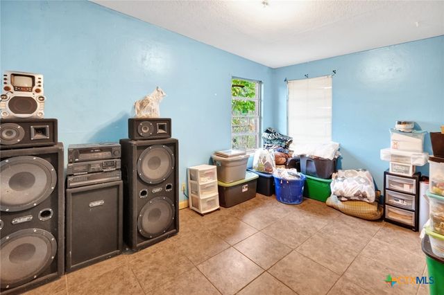 711 Hybiscus Lane, Victoria, TX 77904