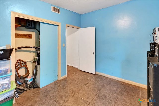 711 Hybiscus Lane, Victoria, TX 77904