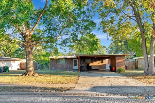 711 Hybiscus Lane, Victoria, TX 77904