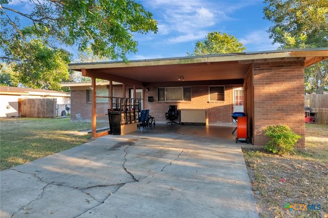 711 Hybiscus Lane, Victoria, TX 77904